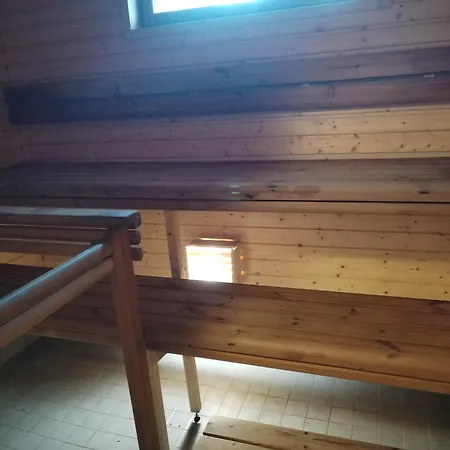 Bed and Breakfast Spacious Modern House 10 Km From Airport, Sauna Βάνταα