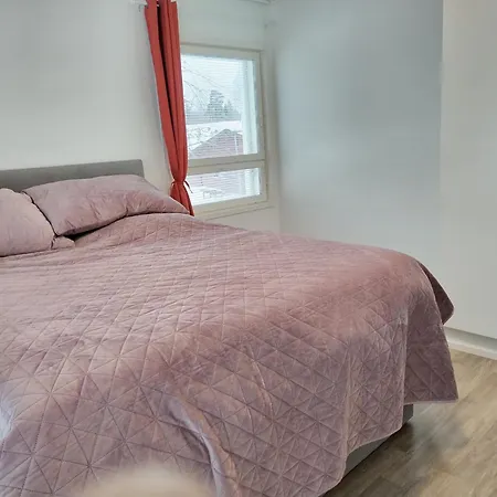 Alojamento de Acomodação e Pequeno-almoço Spacious Modern House 10 Km From Airport, Sauna