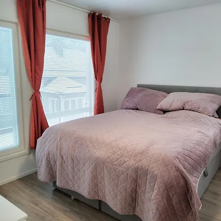 Spacious Modern House 10 Km From Airport, Sauna * Βάνταα