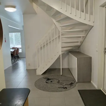 Spacious Modern House 10 Km From Airport, Sauna Βάνταα